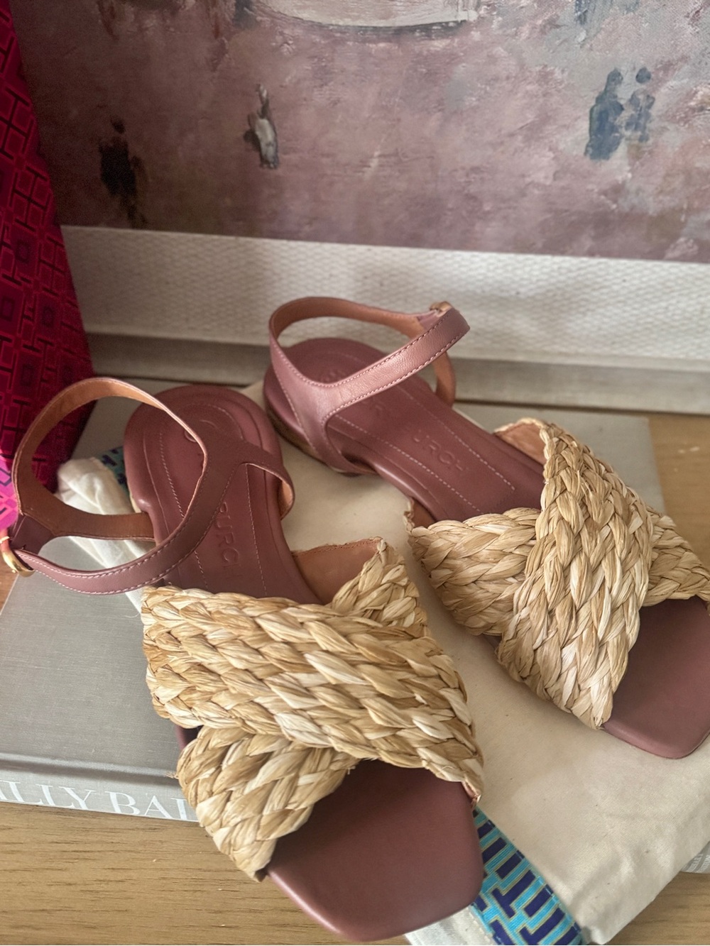Tory Burch Elegant Woven Raffia Strap Leather Sandals - 9.5 - Picture 2 of 7